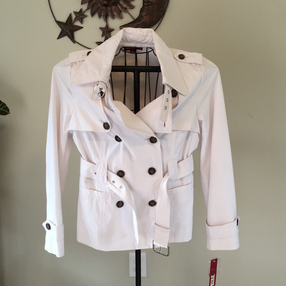 Lightweight short trench coat Clearance